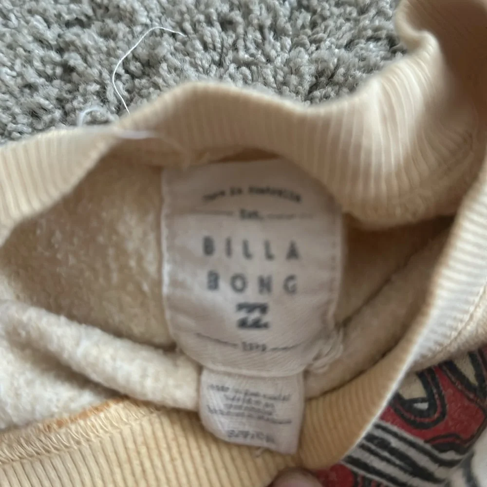 billabong crewneck, size xs (runs small), slightly worn - Picture 2 of 3